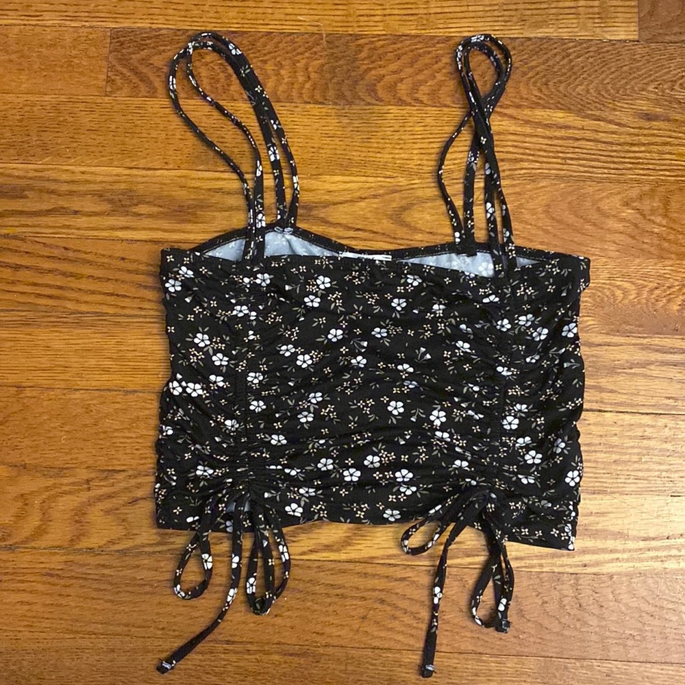 Cropped floral tank with tie details
